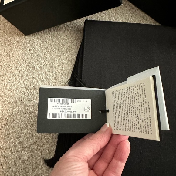 NWT Black authentic Gucci scarf, 45x180 - Picture 2 of 8